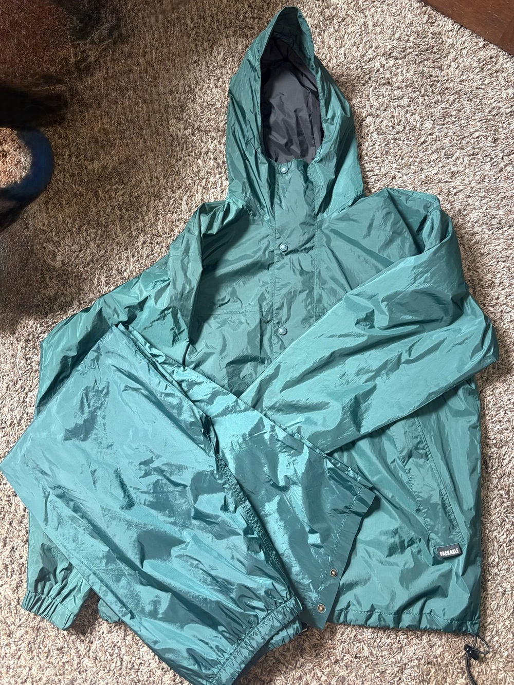 Cabela's Green Nylon Set of Raincoat and pants with Black Drawcord